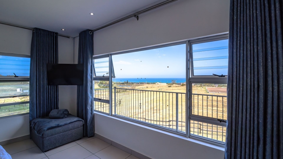 5 Bedroom Property for Sale in Sunrise On Sea Eastern Cape